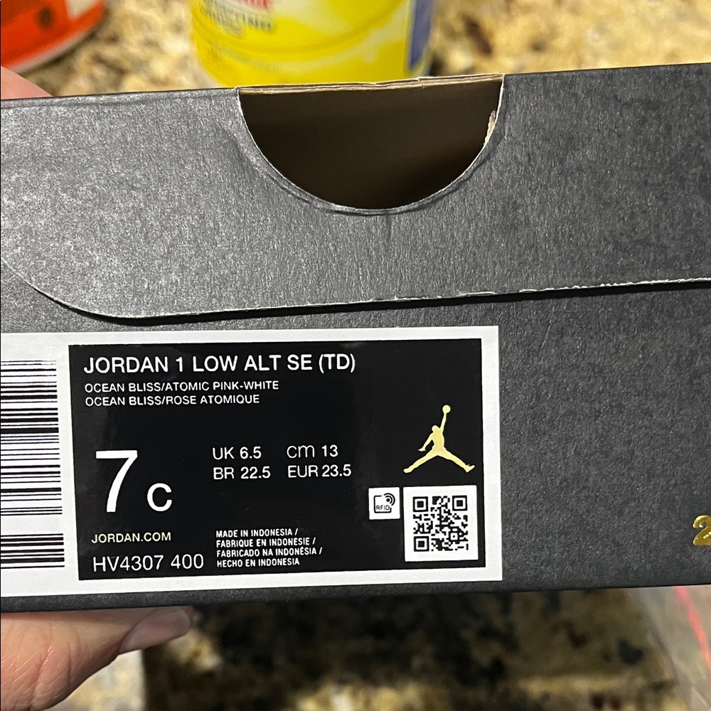 Jordan 1 Low ALT SE (TD) in Ocean Bliss, Atomic Pink and White